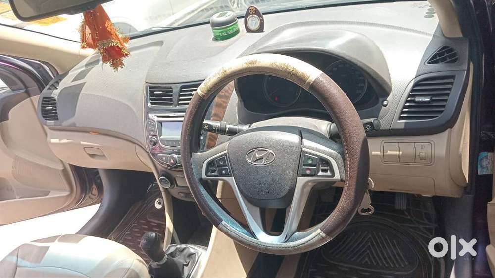 Hyundai Petrol Verna Car