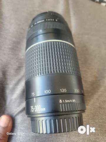 Canon zoom lens EF hotsell 75-300 f/4-5.6 III