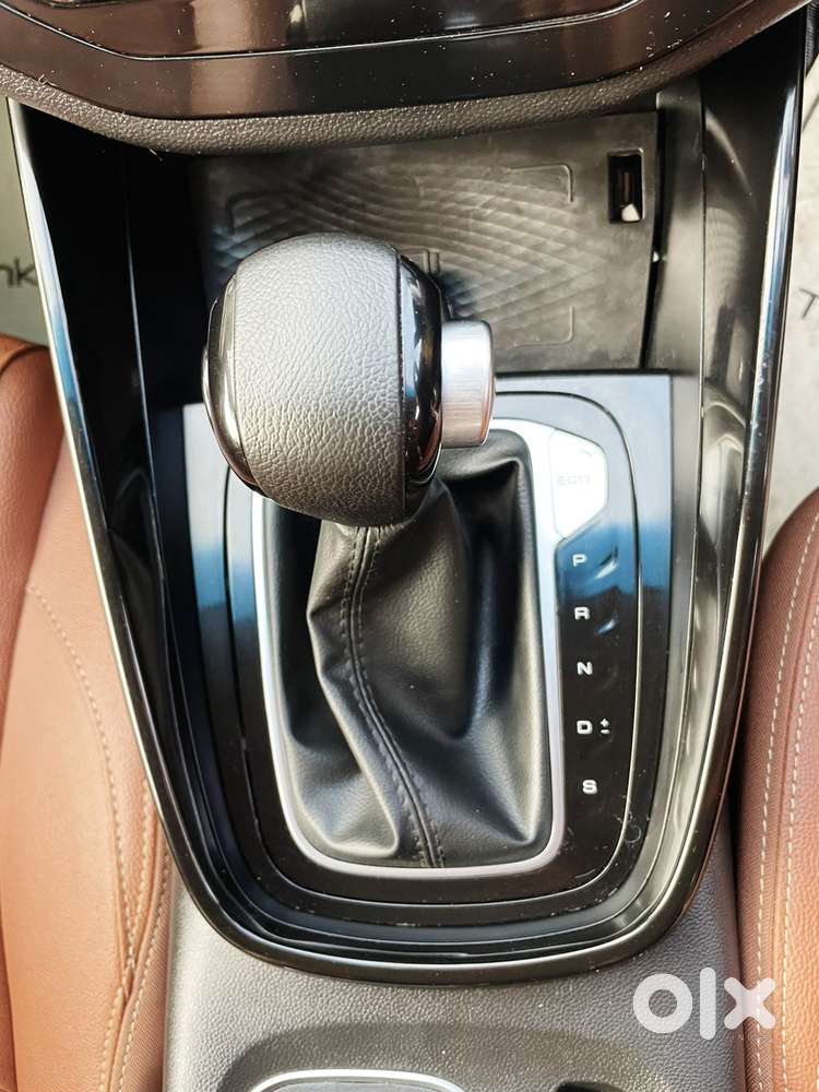 Mg Hector Plus 1.5 Sharp Turbo Cvt 6 Str, 2022, Petrol