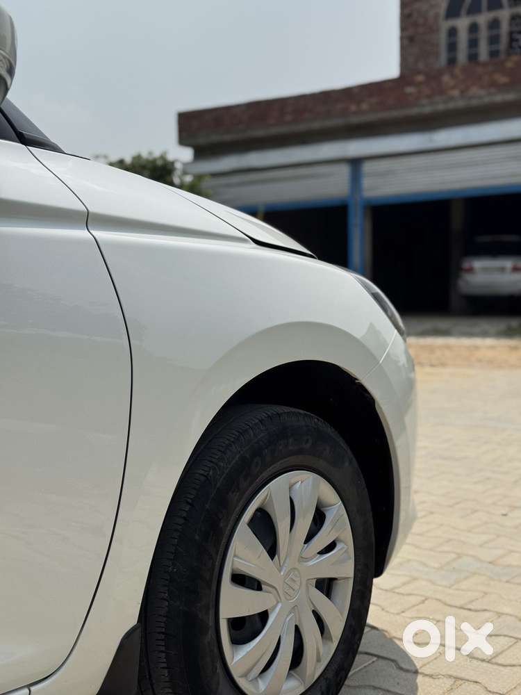 Maruti Suzuki Swift Vxi Optional, 2024, Petrol