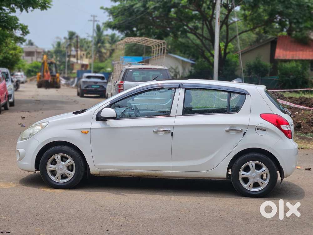 Hyundai I20 2009-2011 1.4 Asta Optional With Sunroof, 2009, Petrol