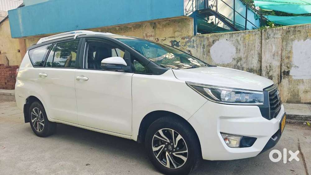 Toyota Innova Crysta 2.4 G Mt, 2024, Diesel