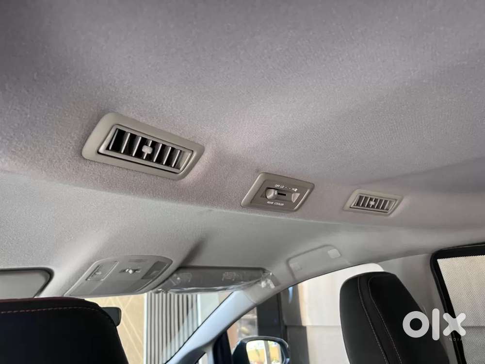 Toyota Innova Crysta 2.4 G Mt 7 Str, 2022, Diesel