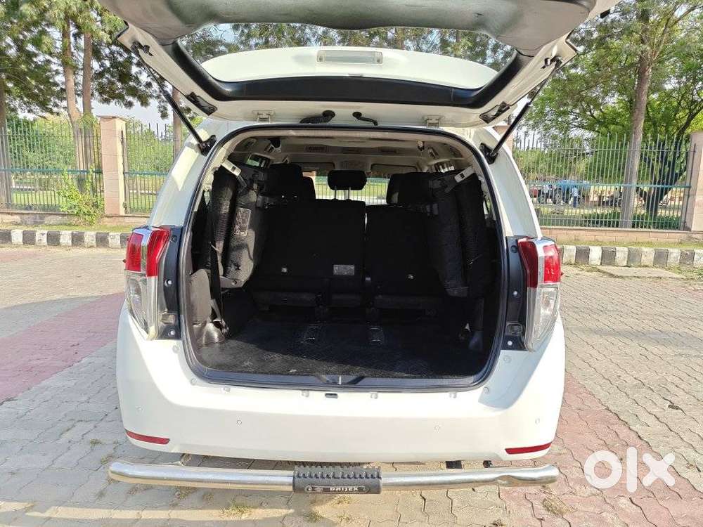 Toyota Innova Crysta 2.4 G Mt, 2022, Diesel