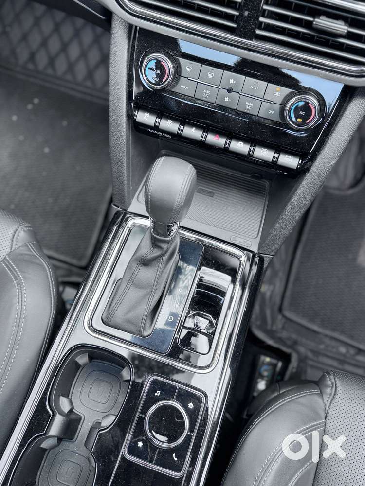 Mahindra Xuv700 2.2 Ax 7 Diesel At Luxury Pack Str, 2026, Diesel