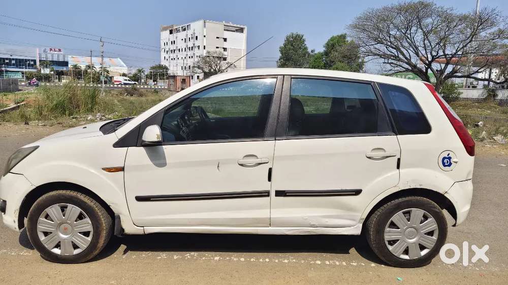 Ford Figo Diamond White Colour  2011