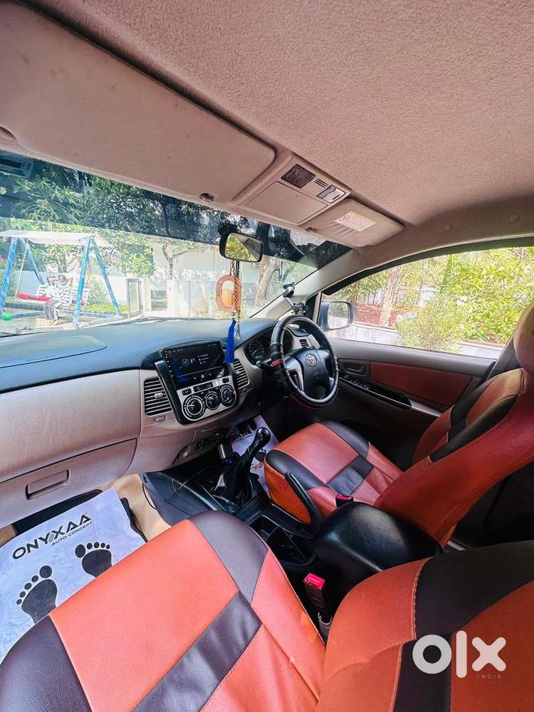 Toyota Innova 2015