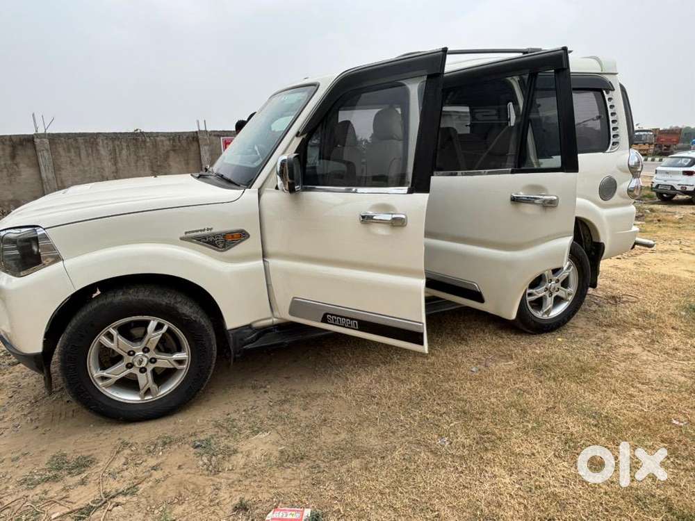 Mahindra Scorpio 2016 Diesel 70000 Km Driven Showroom Condtion