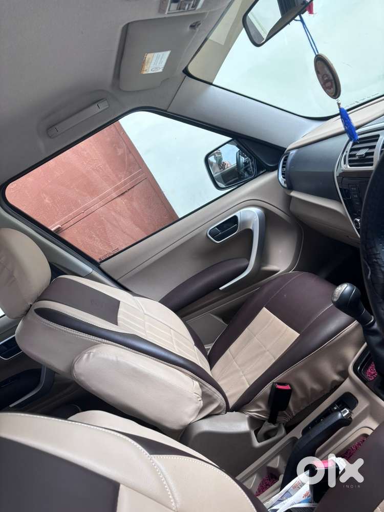 Mahindra Tuv 300 2017 Diesel 70000 Km Driven