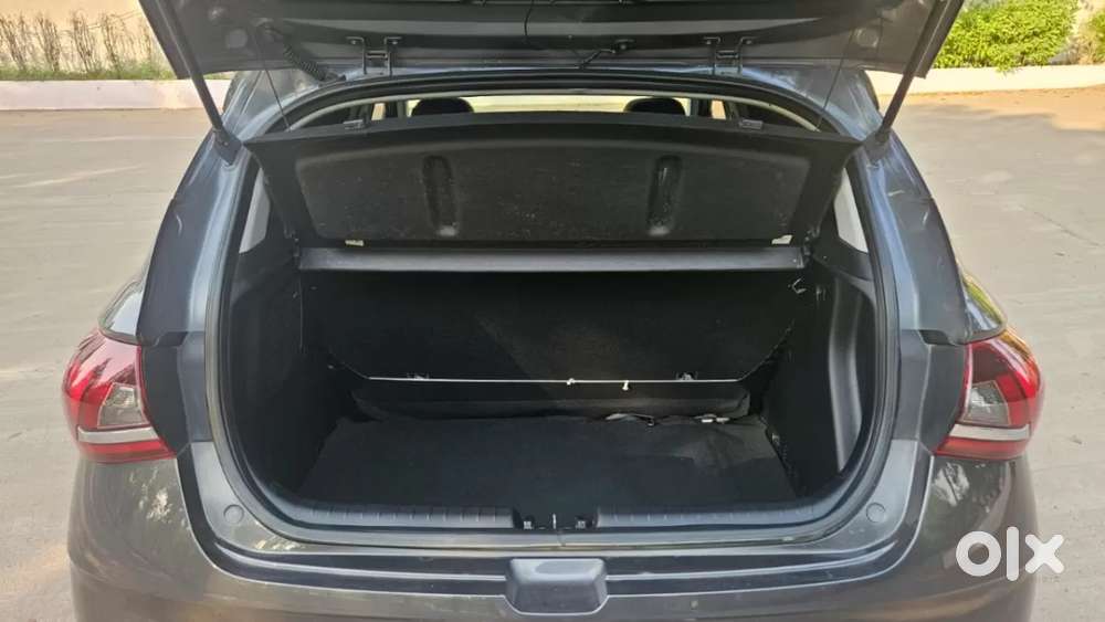 Hyundai I20 Asta (o) 1.2 Mt, 2023, Petrol