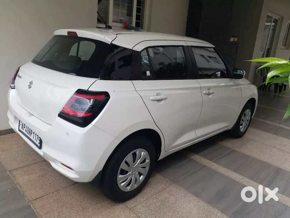 Maruti Suzuki Swift 2025 August  Petrol 6000 Km Driven Ags
