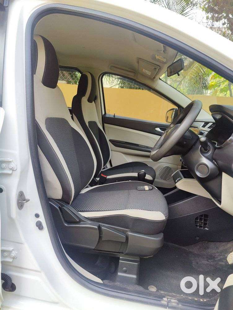 Renault Triber Rxz Easy-r Amt, 2023, Petrol