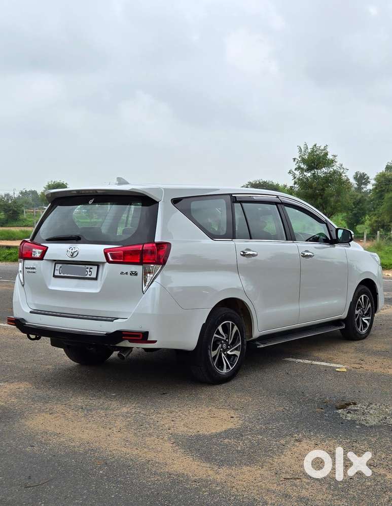 Toyota Innova Crysta 2.4 V 7 Str, 2025, Diesel