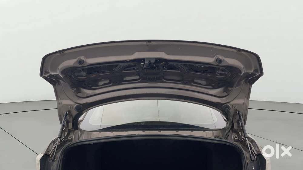 Tata Tigor Xza, 2018, Petrol