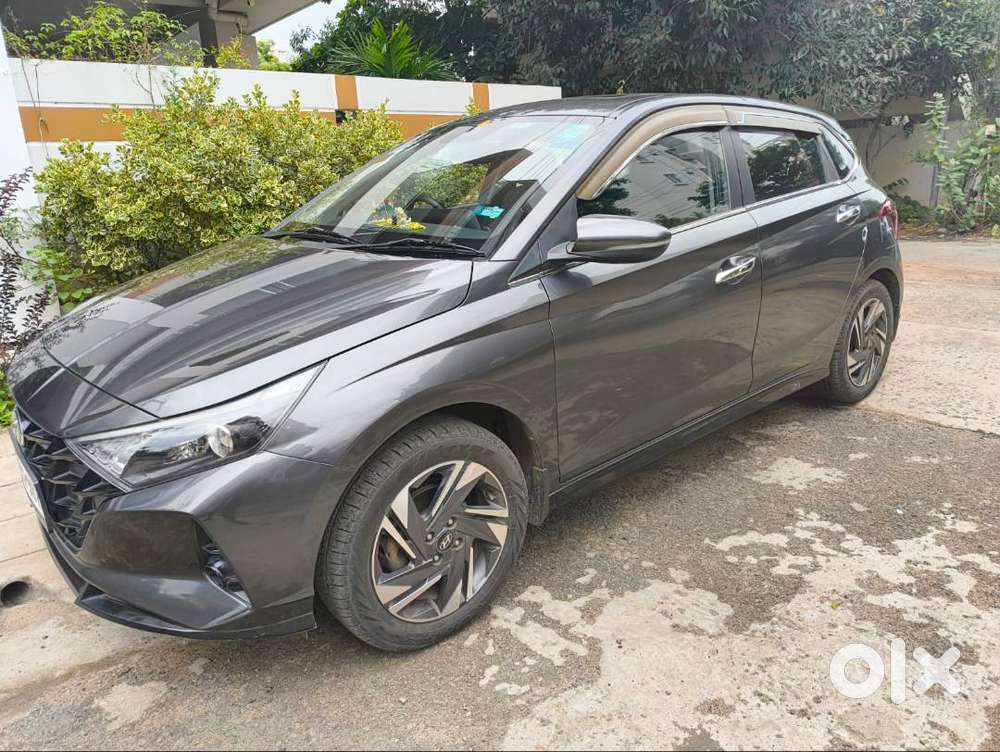 Hyundai I20 Asta (o) 1.2 Ivt / Automatic(top-end)  Rajahmundry