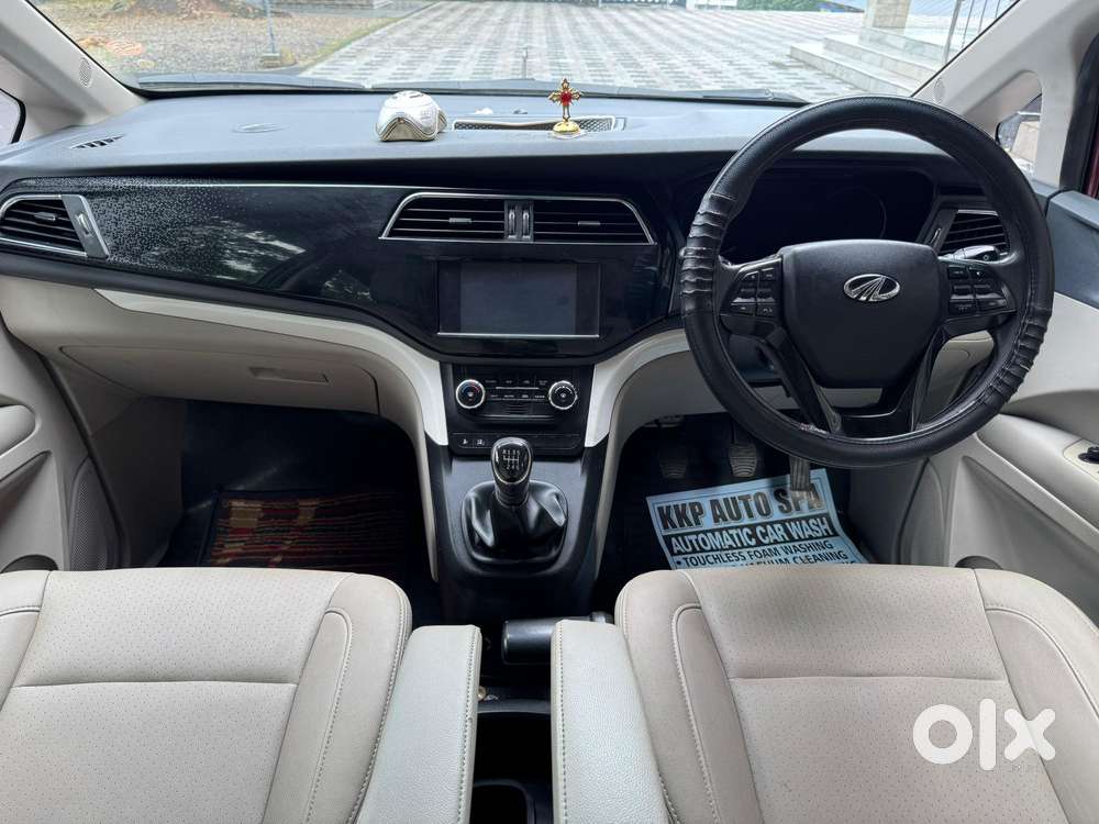 Mahindra Marazzo M8, 2018, Diesel