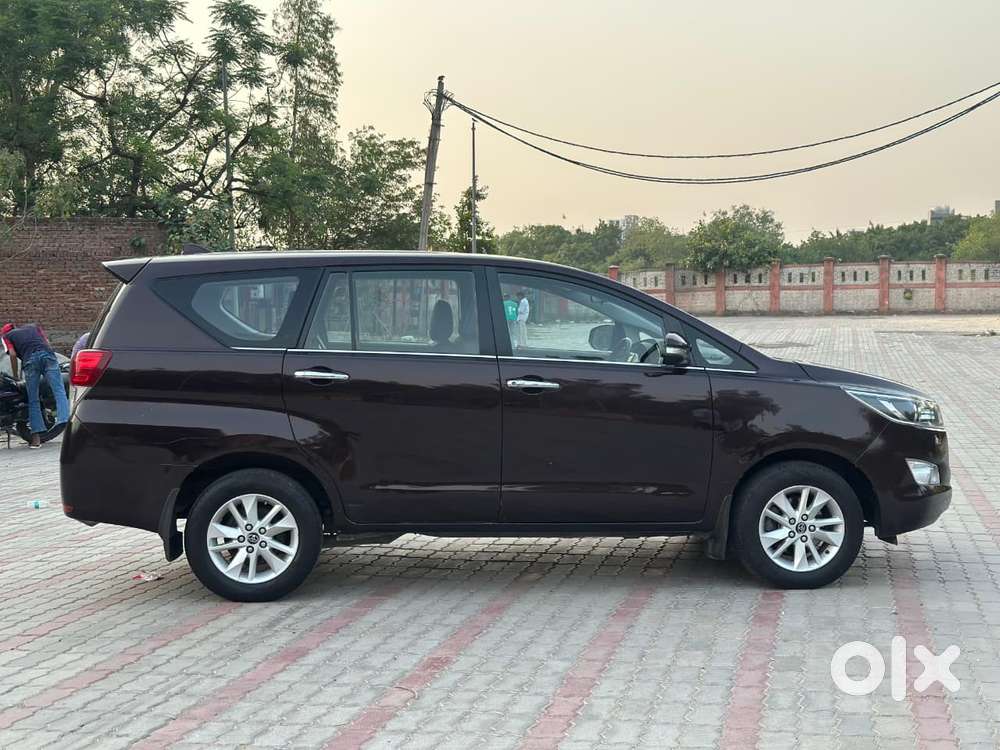 Toyota Innova Crysta 2.4 Vx Mt 8s, 2017, Diesel