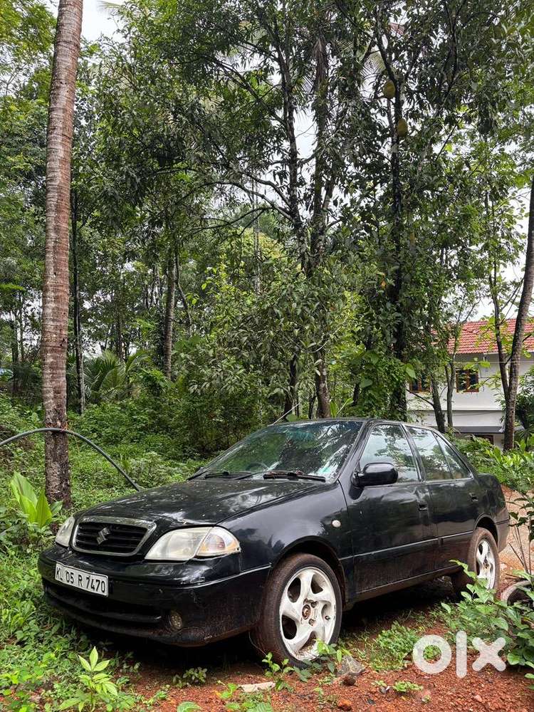 Maruti Suzuki Esteem2004