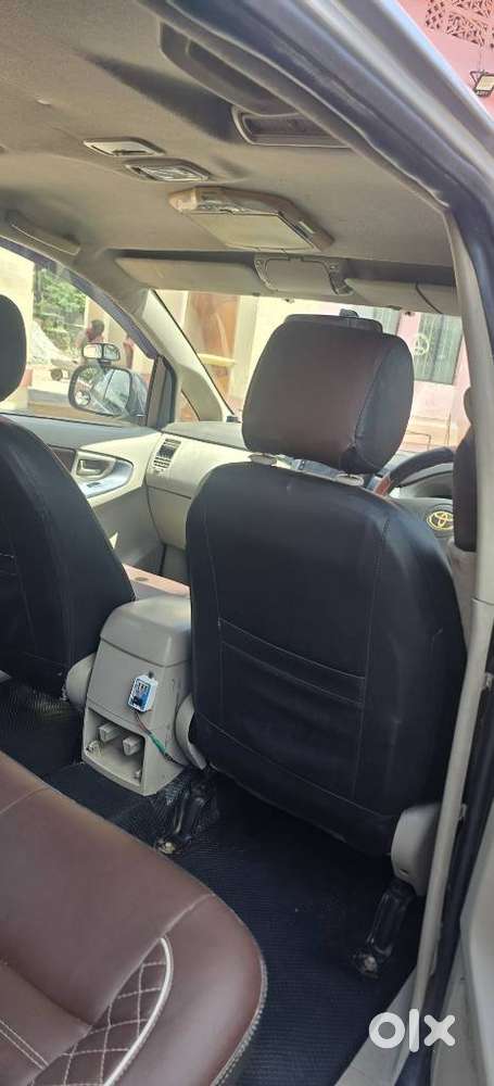 Toyota Innova 2.5 G (diesel) 8 Seater Bs Iv, 2011, Diesel