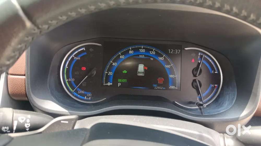 Toyota Innova Hycross 2025