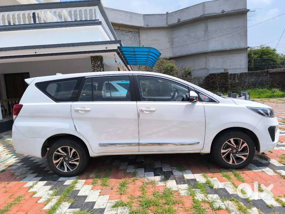 Crysta White In Excellent Condition For Sale