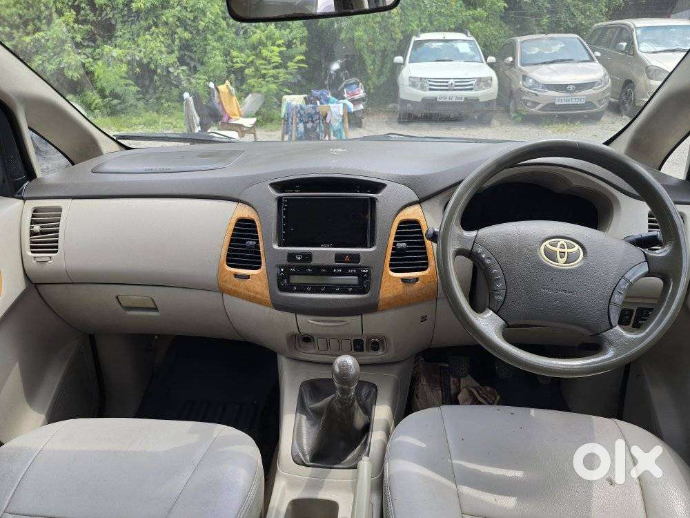 Toyota Innova 2.5 Vx 8 Str, 2011, Diesel