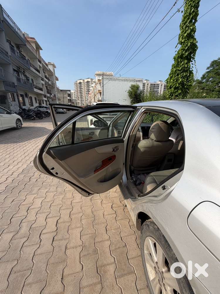Toyota Corolla Altis Petrol 2031