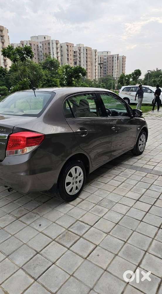 Honda Amaze, 2015