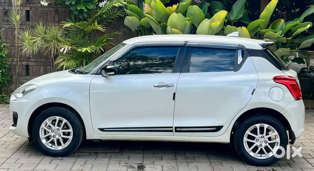 Maruti Suzuki Swift 1.3 Zxi, 2023, Petrol