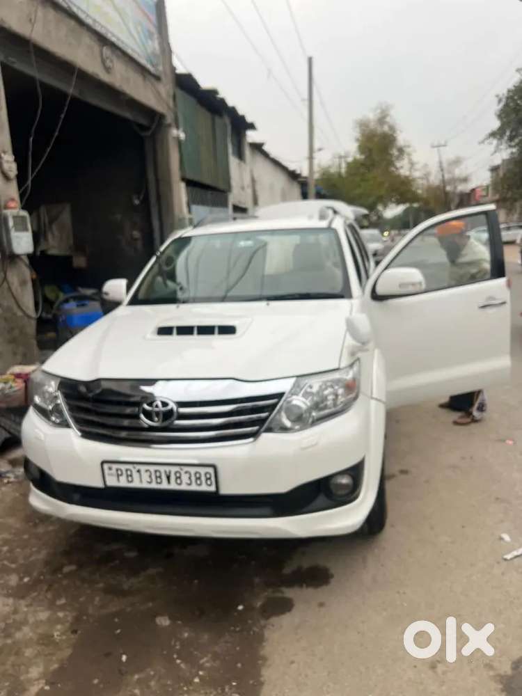 Toyota Fortuner 2014 Diesel 126300 Km Driven