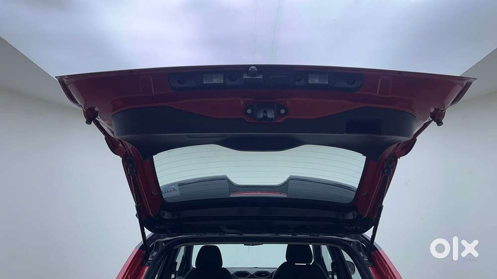 Nissan Magnite 1.0 Xv Dual Tone, 2023, Petrol