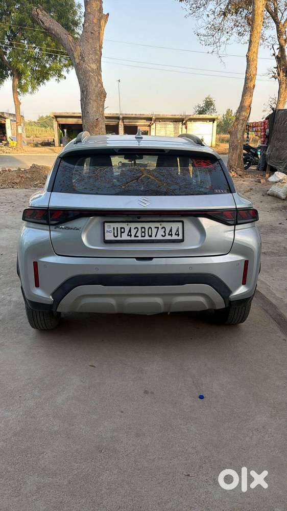 Maruti Suzuki Fronx 2024 Petrol Well Maintained