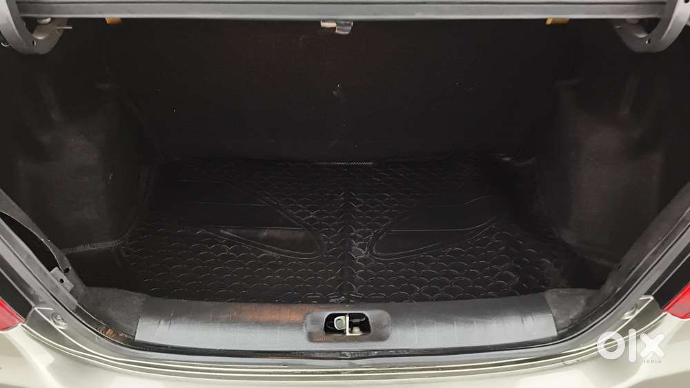 Maruti Suzuki Swift Dzire 1.2 Vxi Bsiv, 2016, Petrol