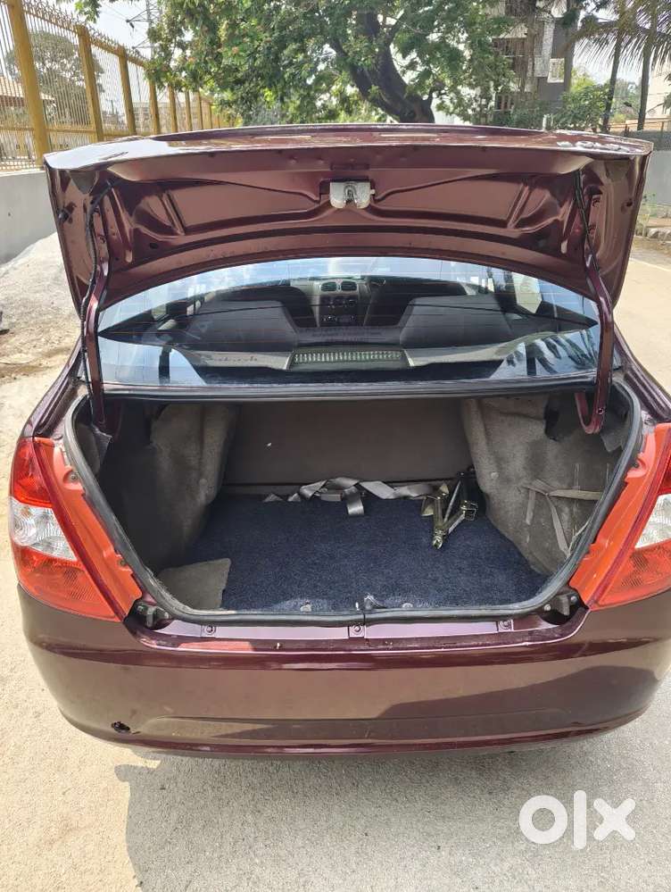 Tata Indigo Cs Glx Petrol 2010 Burgundy  Topend In Showroom Condition.