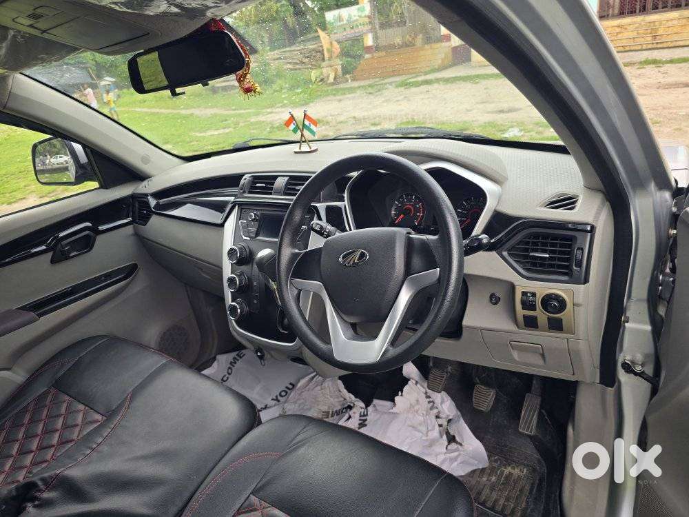 Mahindra Kuv 100 Mfalcon G80 K8 Dual Tone, 2017, Petrol