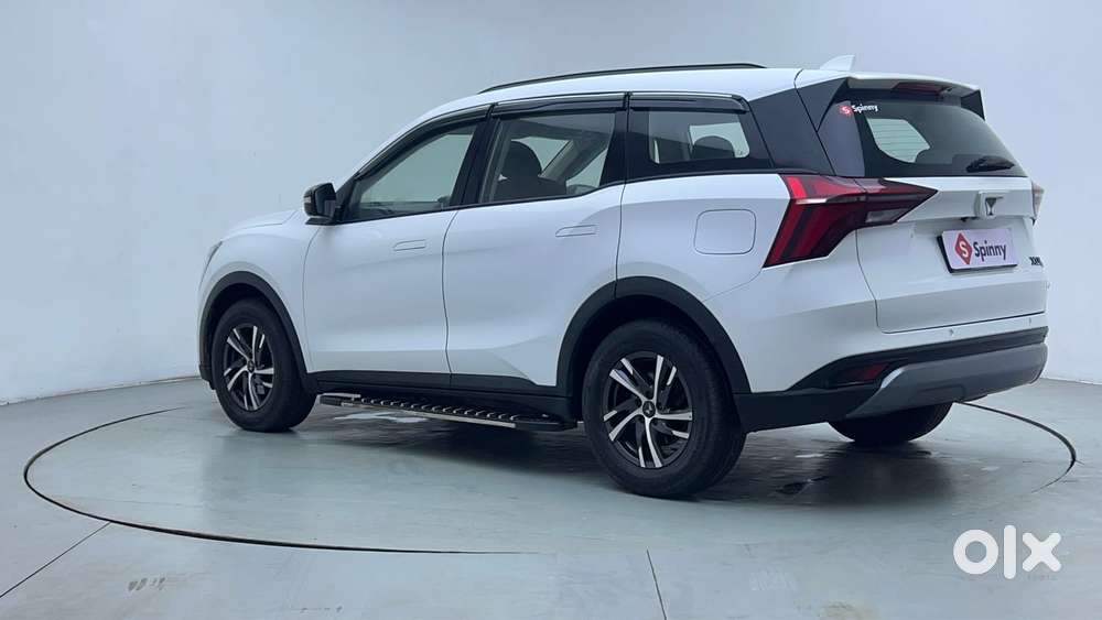 Mahindra Xuv700 2.0 Ax 5 Petrol Mt 7 Str, 2022, Petrol