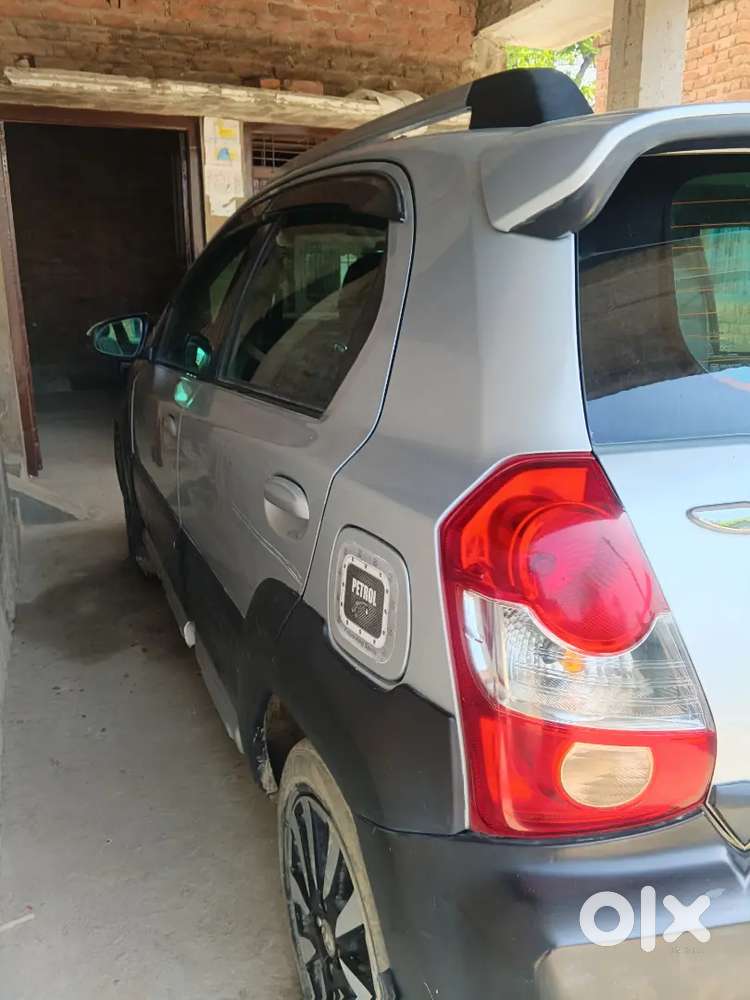 Toyota Etios Cross 2016