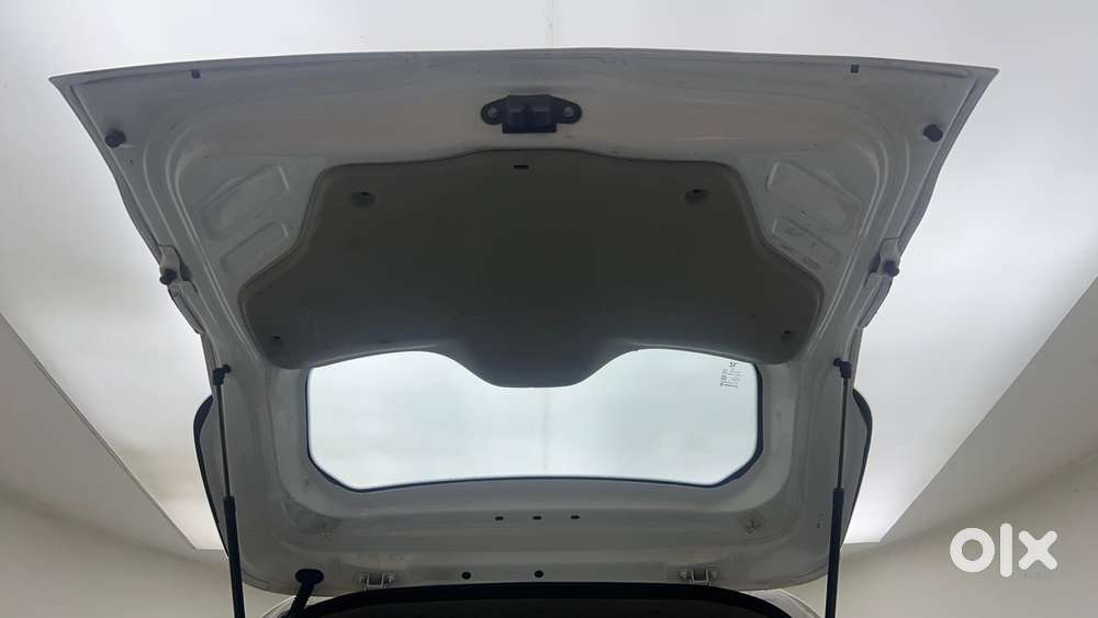 Renault Triber Rxt, 2023, Petrol