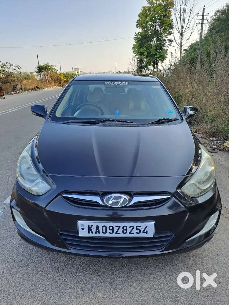 Hyundai Verna 2011
