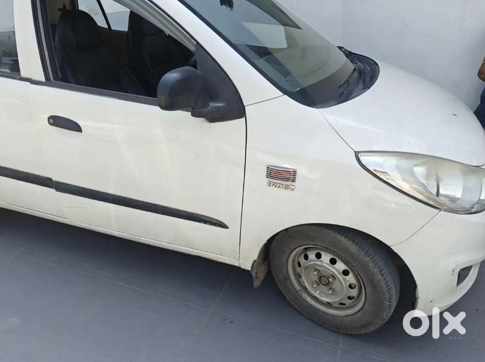 Hyundai I10 2017 Petrol Well Maintained 68000 Km Driven