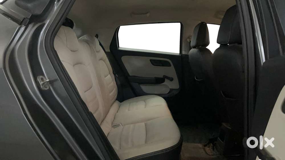 Tata Altroz Xe Petrol, 2022, Petrol