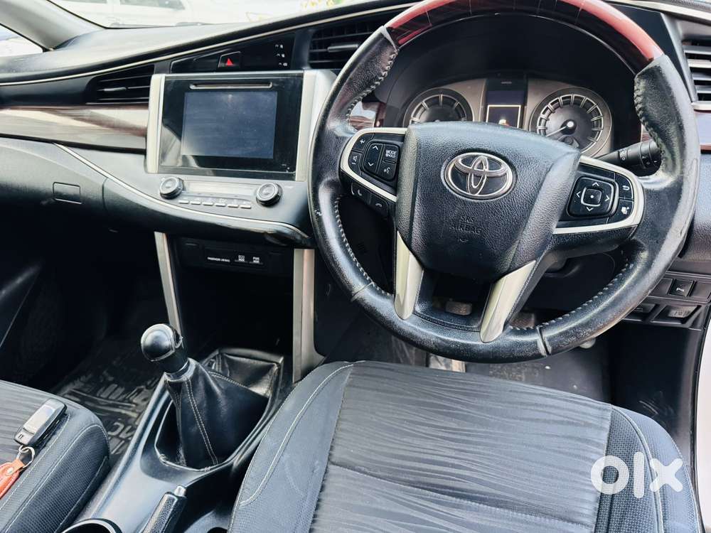 Toyota Innova Crysta 2.4 V 8 Str, 2017, Diesel