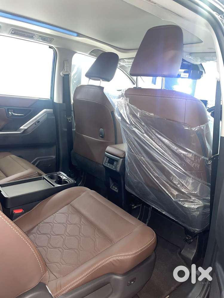 Toyota Innova Hycross 2.0 Zx (o) Hybrid 7 Str, 2026, Petrol