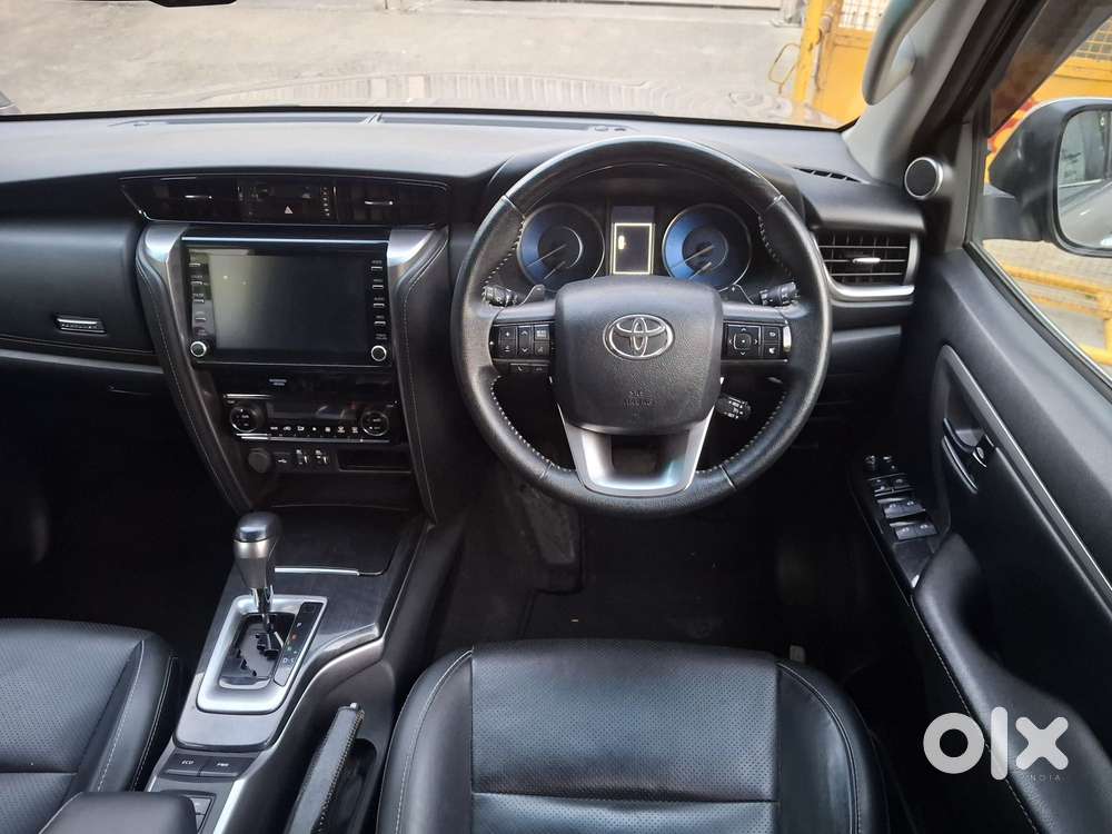 Toyota Fortuner [2021-ongoing] 2.7 2wd Petrol At, 2023, Petrol