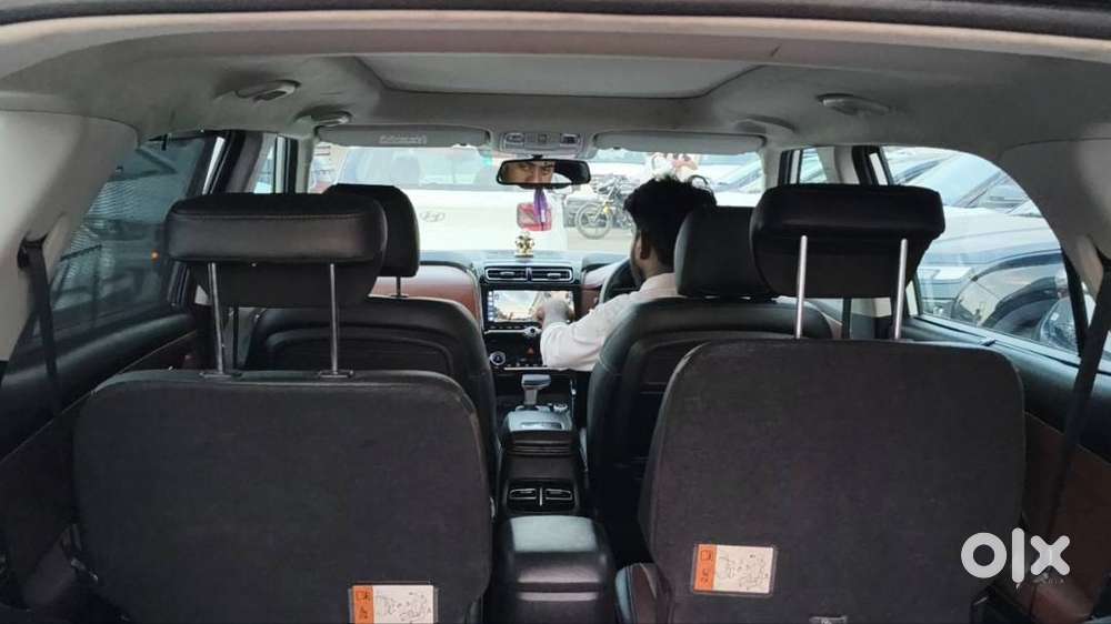 2022 Hyundai Alcazar Platinum(o) Bucket Seats  Self Driven  Like New