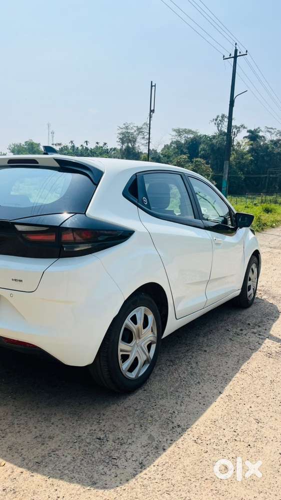 Tata Altroz Petrol & Cng Manual 2023