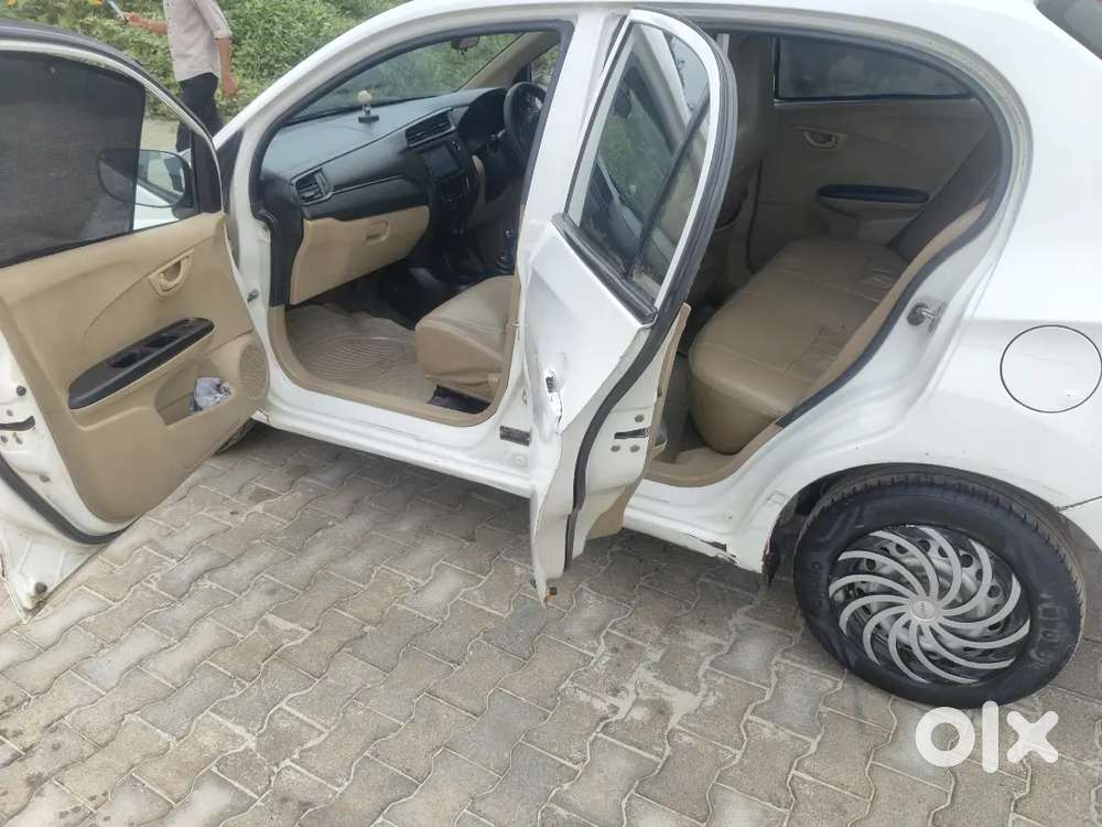 Honda Amaze 2017 Diesel 2nd Owner Urgent Sale Gadi Pe 80k Ka Loan Hai