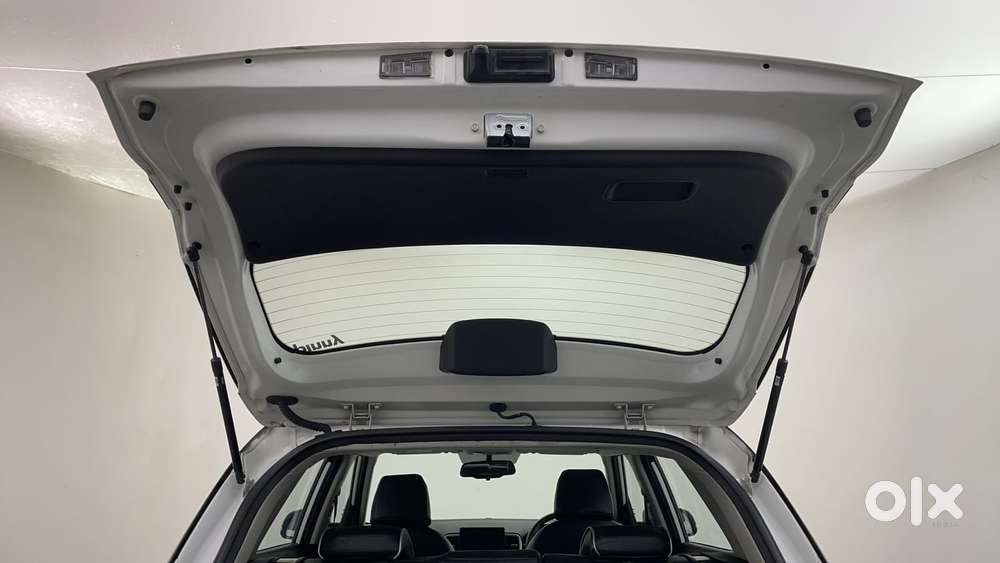 Hyundai Venue 1.0 Sx (o) Turbo Dct Dual Tone, 2023, Petrol