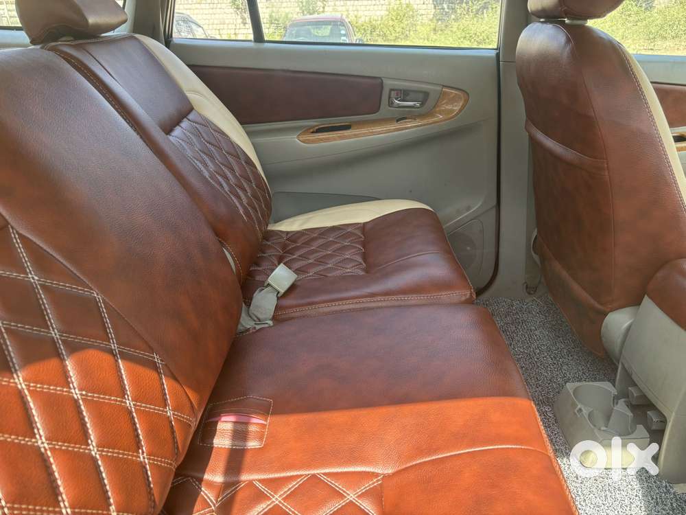 Toyota Innova 2.5 G (diesel) 8 Seater, 2011, Diesel