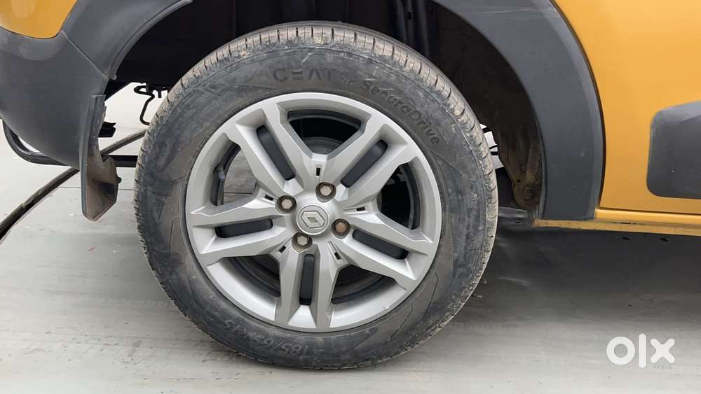 Renault Triber Rxz, 2021, Petrol